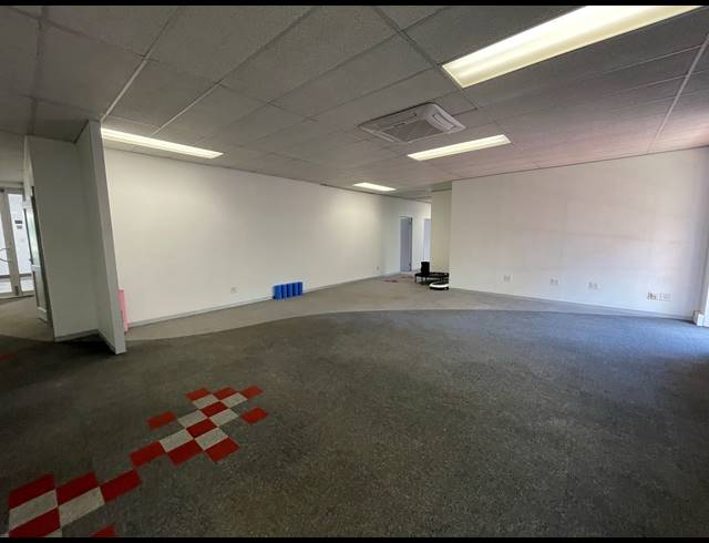331M² OFFICE TO LET IN PARKTOWN